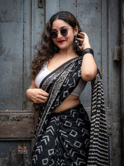 Women’s Black Printed Cotton Saree with Geometric Pattern and Contrast Border