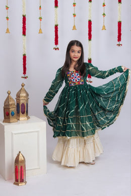 Girls Traditional Indian Lehenga Choli Set with Green Bandhani Printed Kurti