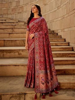 Women’s Printed Saree with Traditional Floral Pattern and Decorative Border