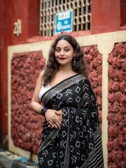 Women’s Black Printed Cotton Saree with Geometric Pattern and Contrast Border