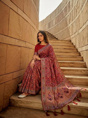 Women’s Printed Saree with Traditional Floral Pattern and Decorative Border
