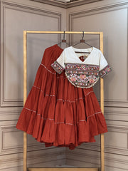 Women’s Navratri Lahenga Choli With Treditional Blouse