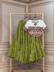 Women’s Navratri Lahenga Choli With Treditional Blouse