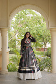 Women’s Kutchi Mirror Work Lehenga Choli With Kurti