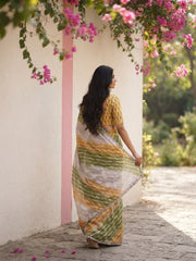 Women’s Bandhej Print Saree with Elegant Lace Border and Matching Blouse