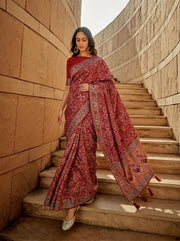 Women’s Printed Saree with Traditional Floral Pattern and Decorative Border