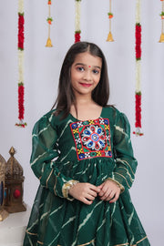 Girls Traditional Indian Lehenga Choli Set with Green Bandhani Printed Kurti